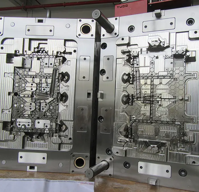 Diseño de moldes de inyección e ingeniería - RCA
